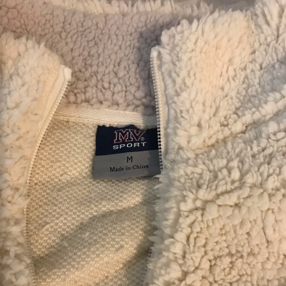 Sherpa Pullover - Picture 2 of 6